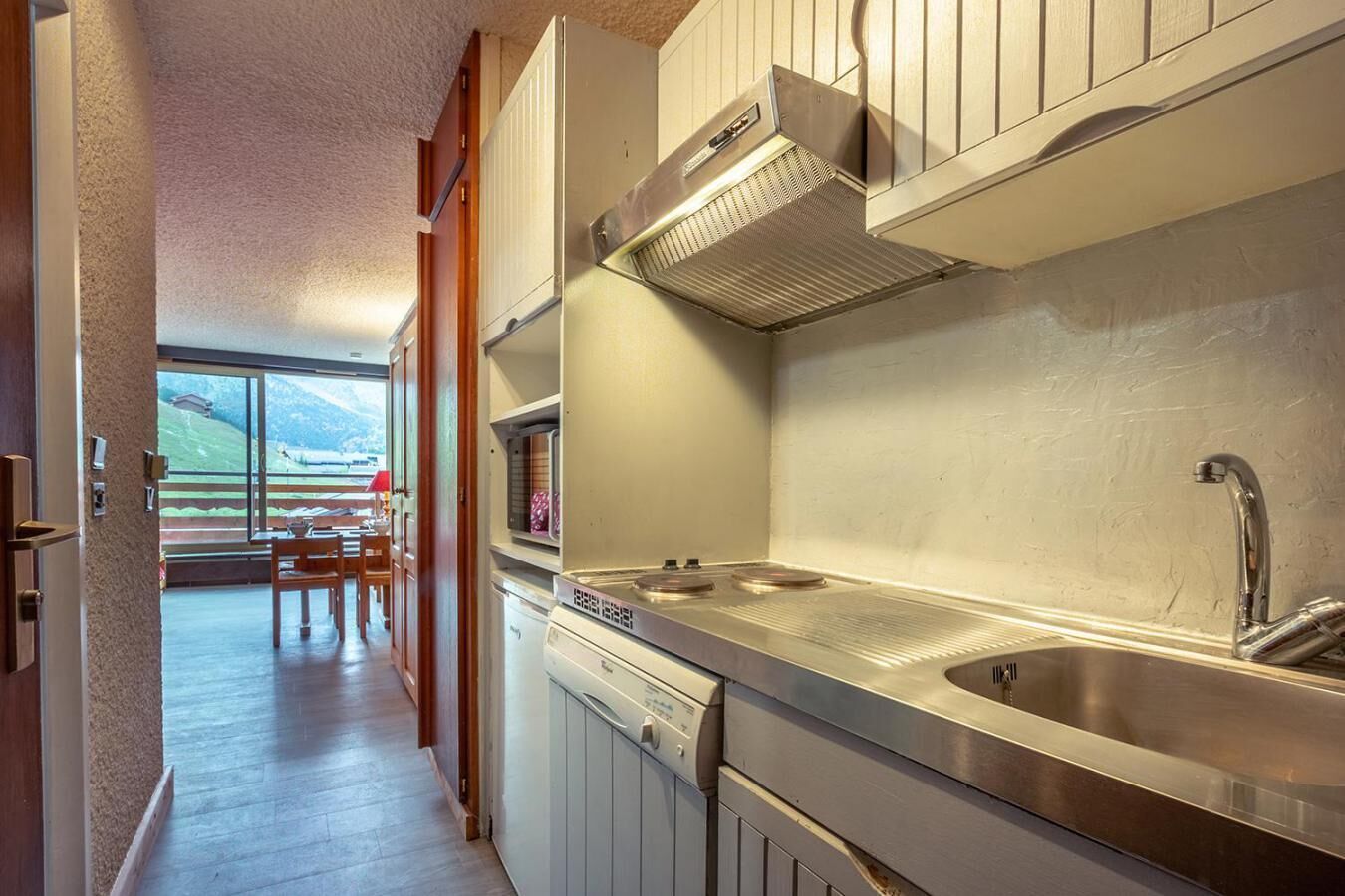 Fridge, microwave, coffee/tea maker, toaster