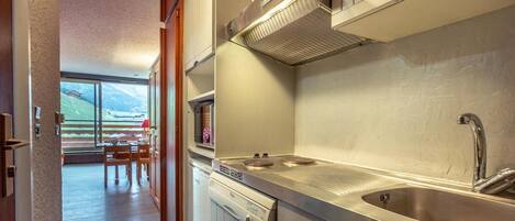 Fridge, microwave, coffee/tea maker, toaster