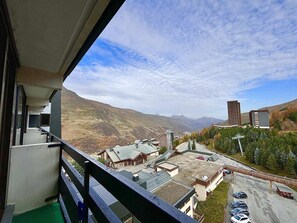 Property grounds - 10m from ski slopes, 7th floor, balcony, tv, 17m², Les Menuires (Les Menuires)