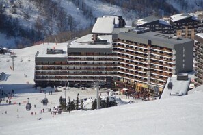 Exterior - Resort center, 7th floor, balcony, tv, 17m², Les Menuires (Les Menuires)
