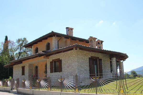 House | Exterior