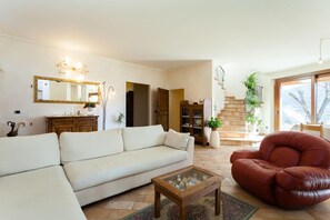 House | Living room - Beautiful 4 bed House in Urbino in the Marche (Urbino)