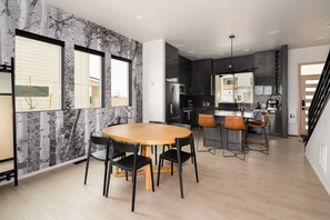 Dining - Luxury Stand Alone Condo, Minutes from Downtown Bozeman, Garage & Outdoor Patio (Bozeman)