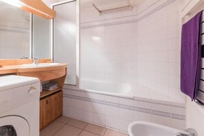 Bathtub