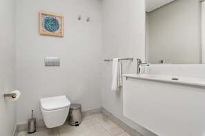 Hårtork och handdukar