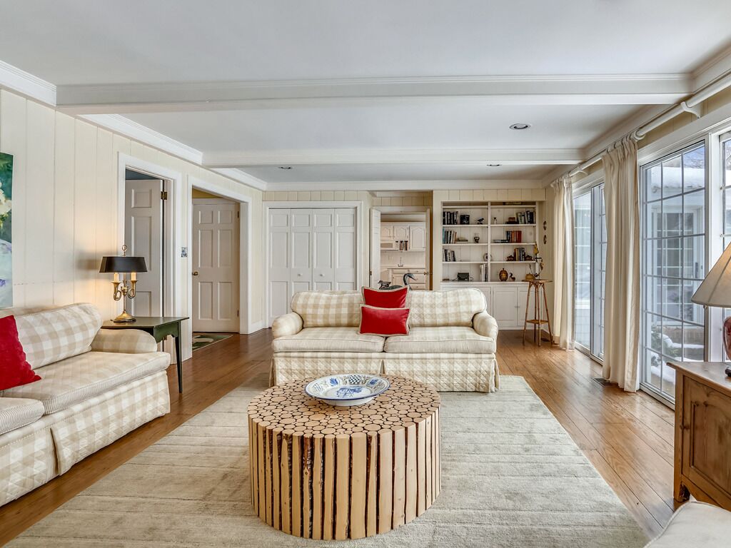 Holly Harbor Court | an ESVR property