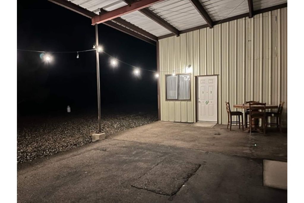 Rustic Barn Guest House with Mountain Views