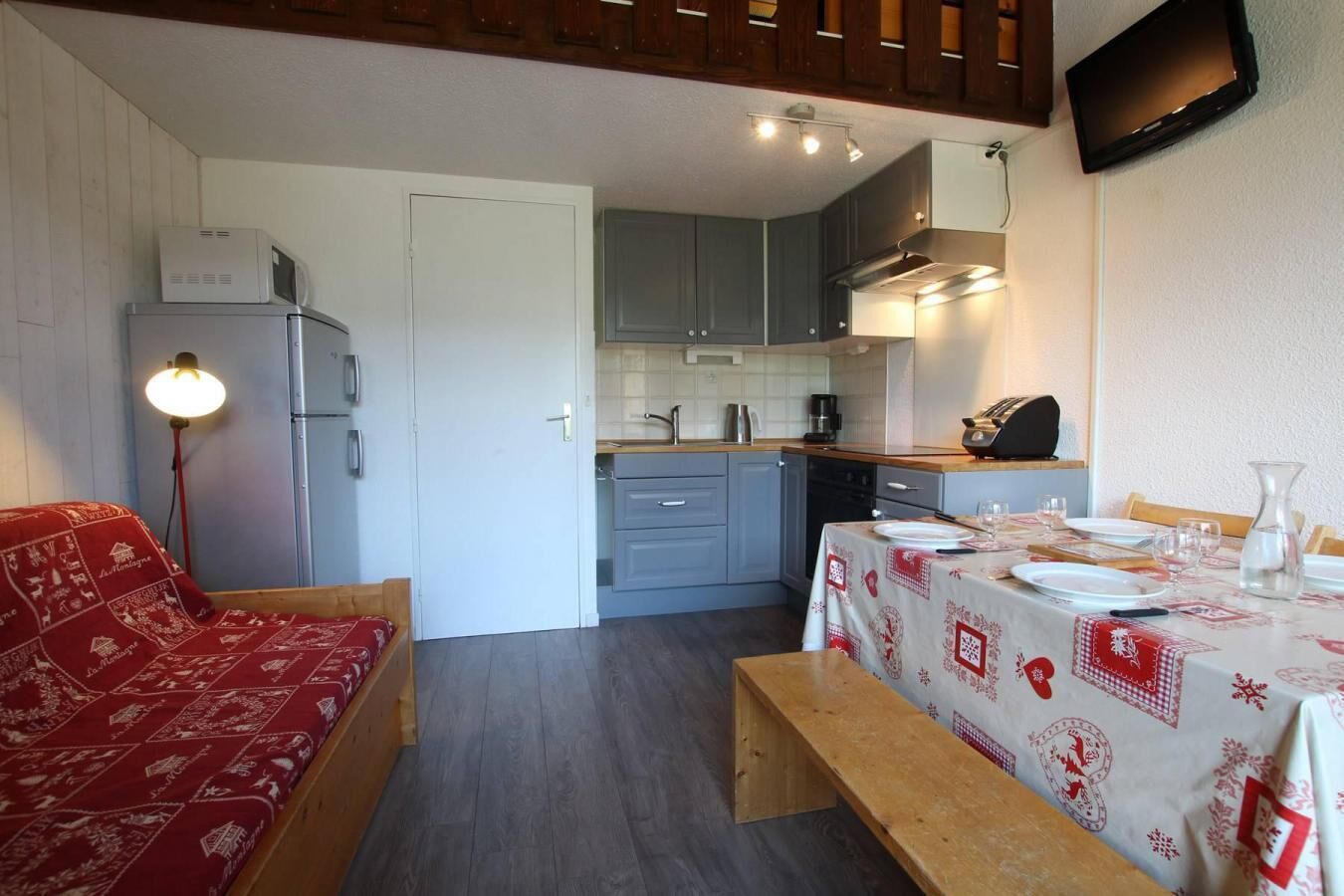 2nd floor, balcony, tv, ski locker, 40m², Pelvoux