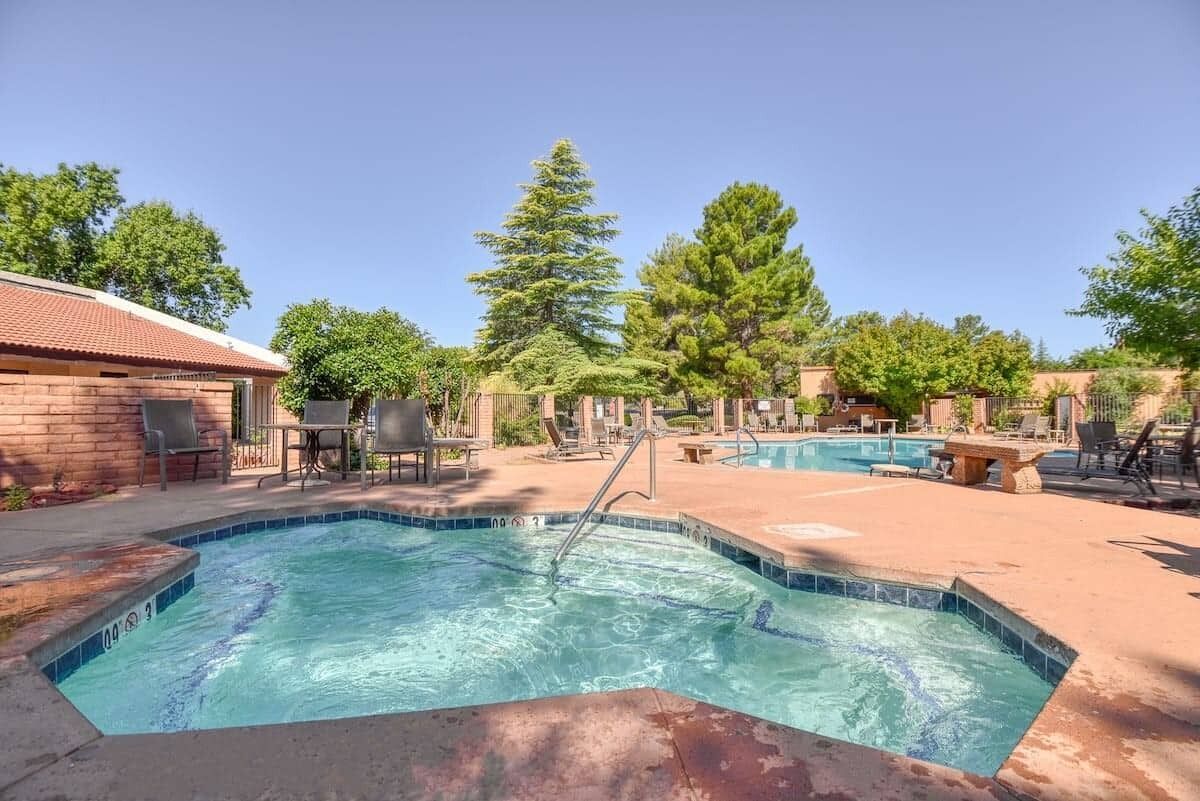 RED ROCK RETREAT- SEDONA OASIS! *NEW CONDO*