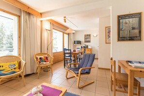 Dining - 260m from resort center, 3rd floor, swimming pool, balcony, 55m², Serre Chevalier (SERRE CHEVALIER)