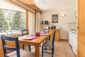 Dining - 260m from resort center, 3rd floor, swimming pool, balcony, 55m², Serre Chevalier (SERRE CHEVALIER)