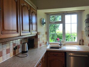 Cottage, Multiple Beds | Private kitchen | Fridge, microwave, oven, stovetop - Cottage, Tudweiliog, Golf, Beach, Morfa Nefyn (Pwllheli)