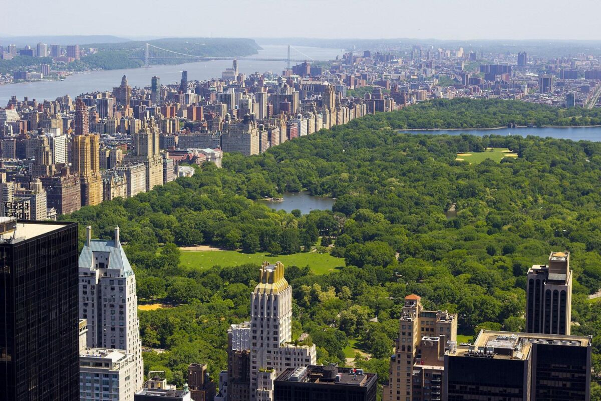 Endless New York Fun, Great for Family! Pets Allowed, Walk to Rockefeller Center