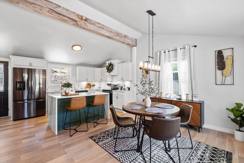 Woodstock Charm- 2 min to downtown Woodstock & Pet Friendly!