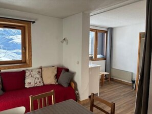 TV - 200m from ski slopes, 6th floor, tv, 30m², Val Thorens (Val Thorens)