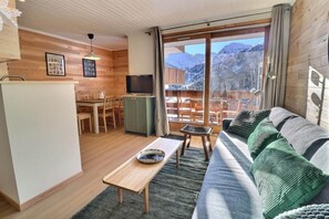 Living area - 10m from ski slopes, 1st floor, balcony, ski locker, 35m², Méribel-Mottaret (Méribel - Les Allues)