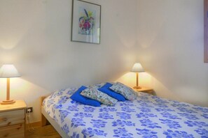 1 bedroom, WiFi, bed sheets