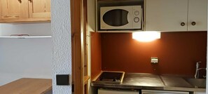Fridge, oven, dishwasher