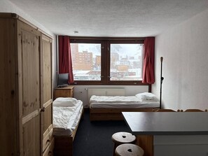 WiFi - Resort center, 1st floor, view parking, tv, 16m², La Plagne (La Plagne)