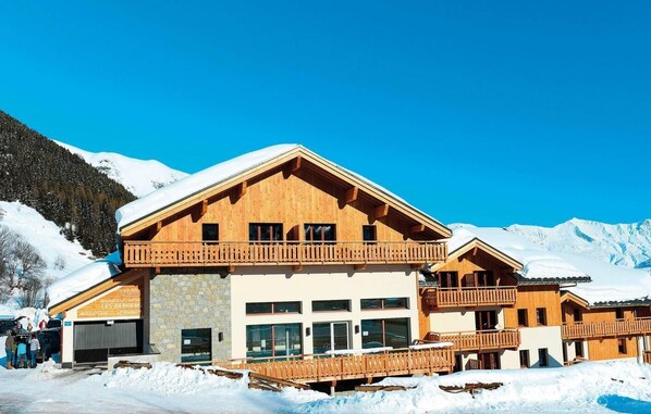Exterior - Swimming pool, parking, tv, ski locker, 79m², Saint Sorlin d'Arves (Saint-Sorlin-d'Arves)