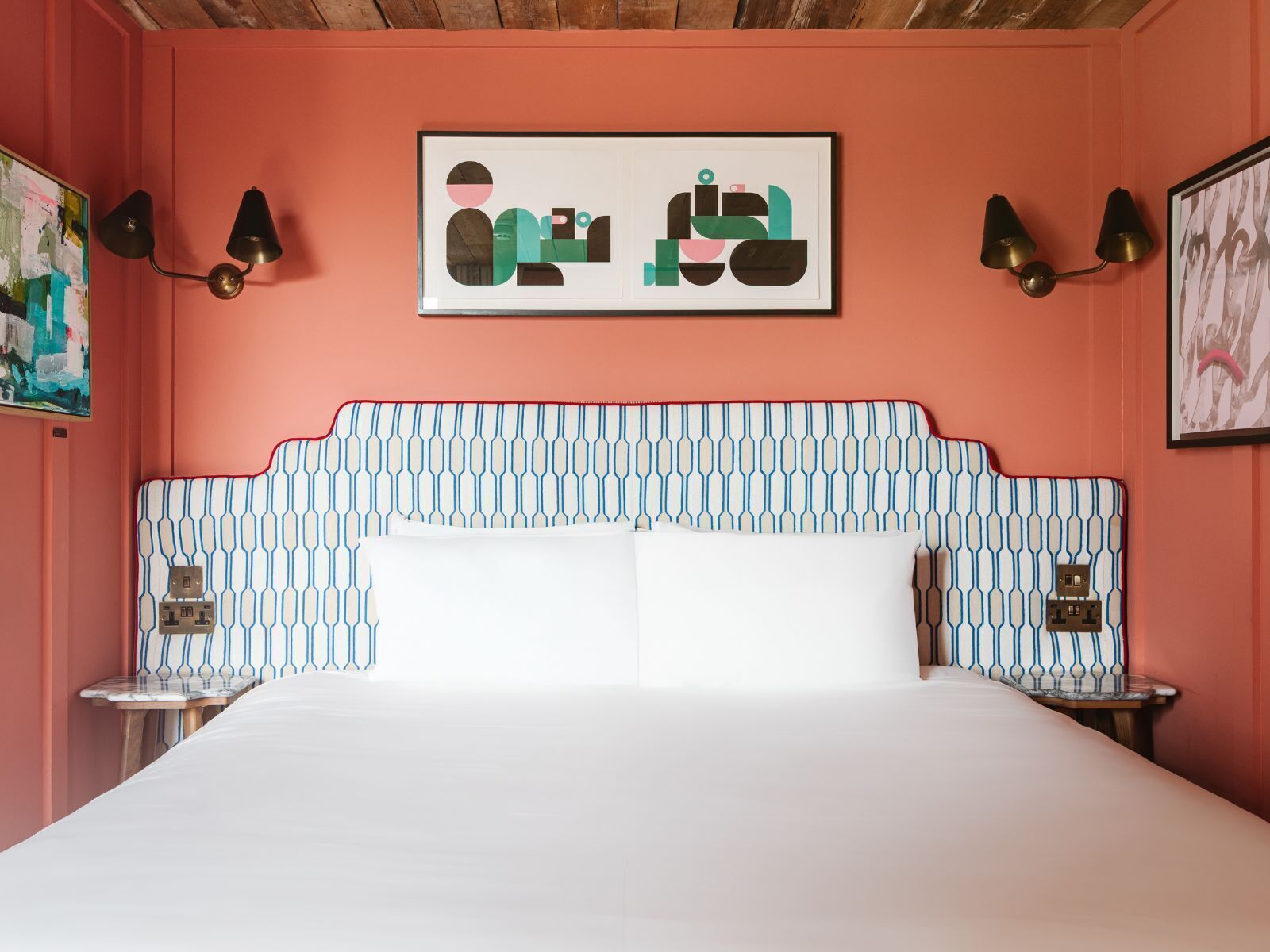 The Corner Large | Premium bedding, minibar, in-room safe, individually decorated