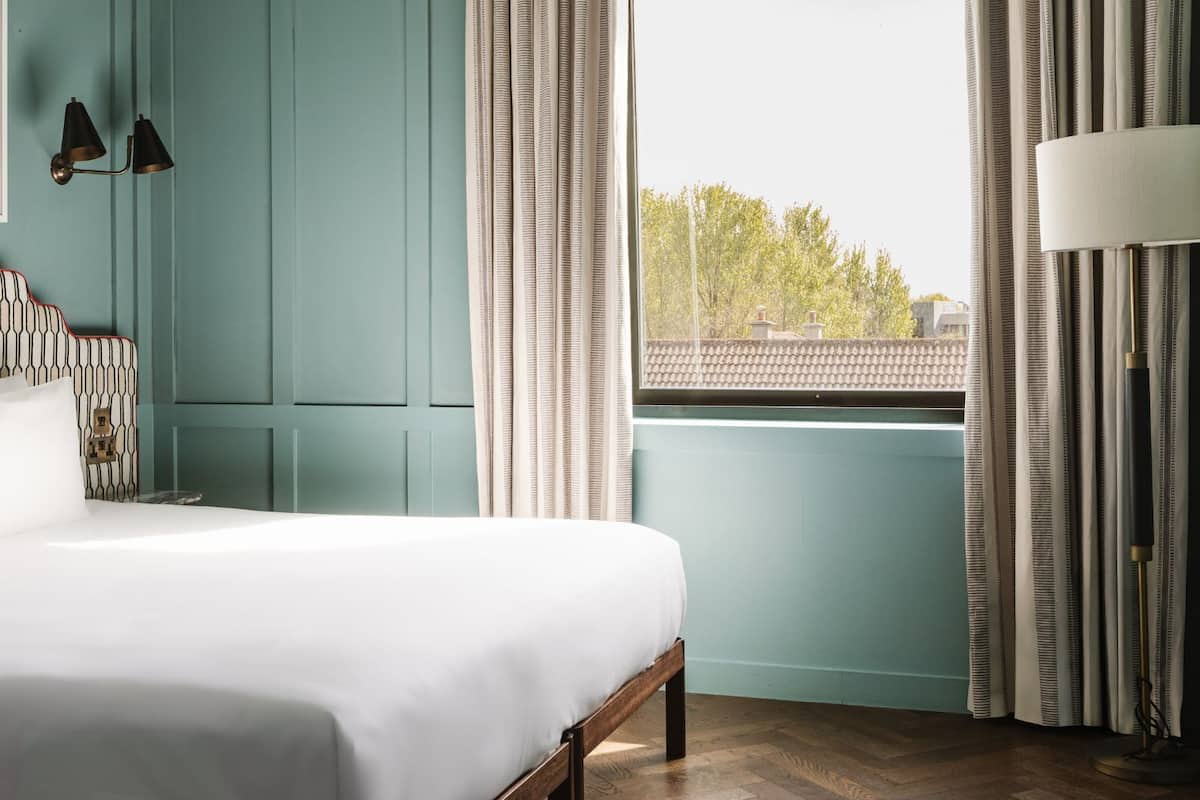 The Large | Premium bedding, minibar, in-room safe, individually decorated