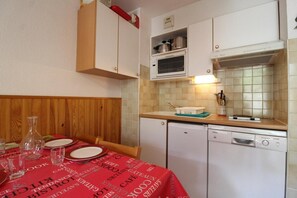 Fridge, oven, dishwasher