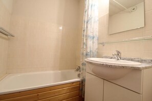 Bathtub