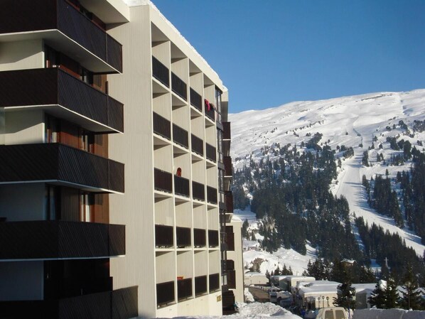 Exterior - 20m from ski lifts, 4th floor, balcony, tv, ski locker, 27m², Flaine (Flaine)