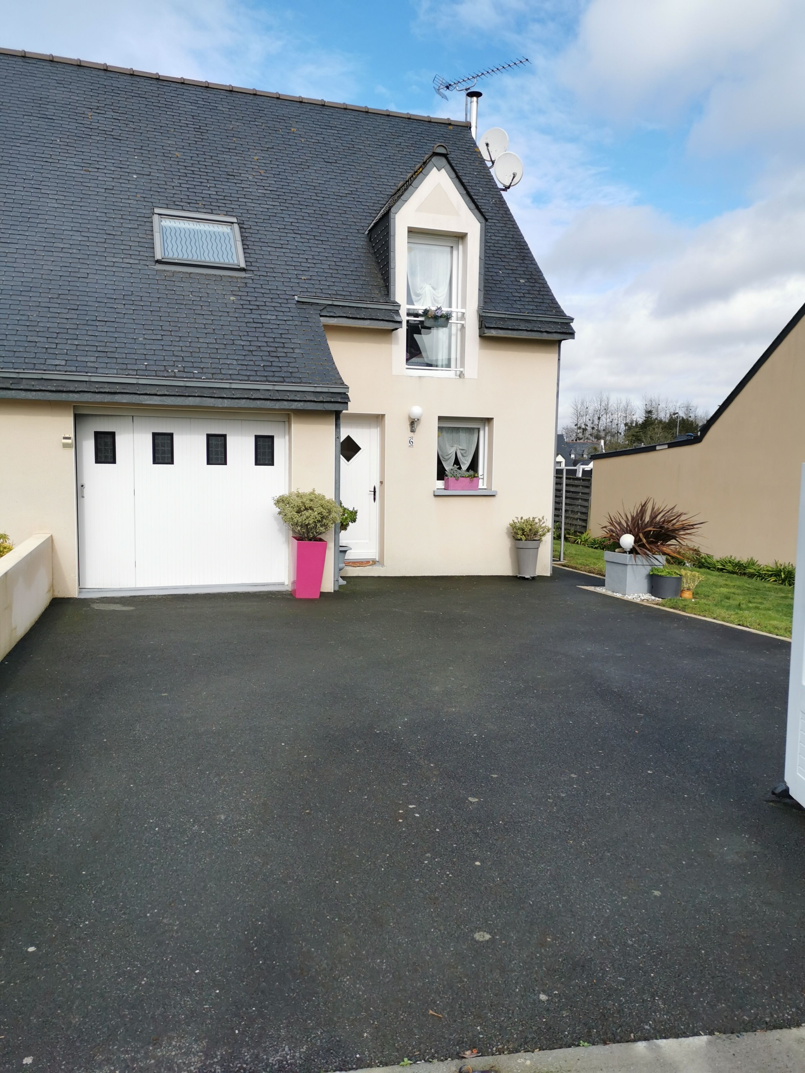 house in a quiet area near ST BRIEUC