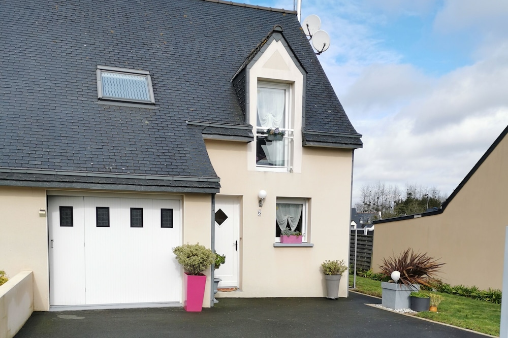house in a quiet area near ST BRIEUC