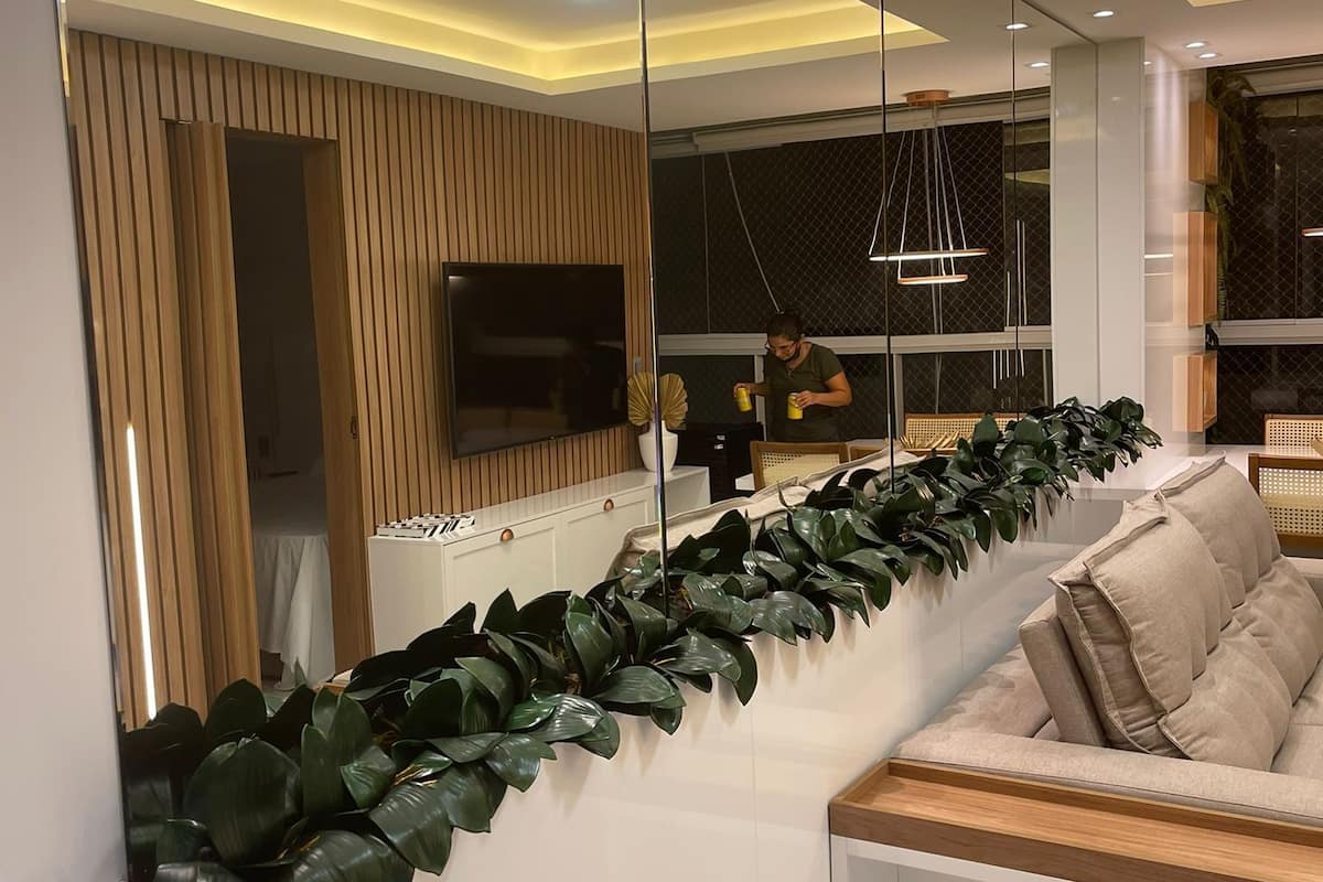 Apartamento Elite | 2 dormitorios, decoración individual, mobiliario individual y escritorio