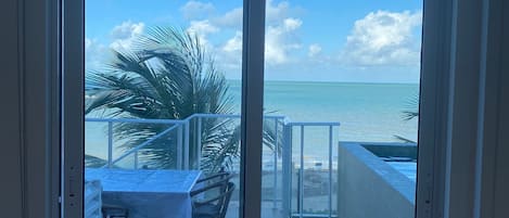 Apartamento panorâmico | Vista para praia/oceano