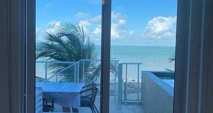 Branco Haus - Pé na Areia do Caribessa