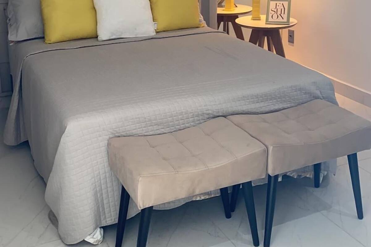 Apartemen Premier | Meja kerja, ruang kerja ramah laptop, dan tirai kedap cahaya