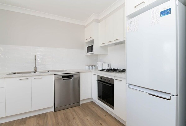 Fridge, microwave, oven, stovetop
