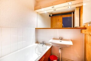 Bathtub