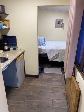 1 bedroom, in-room safe, WiFi, bed sheets