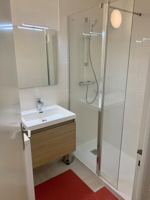 Badekar og hårføner