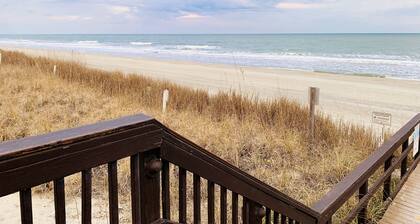 2 bedroom 2 bathroom fantastic getaway with views of ocean from LR & balcony.