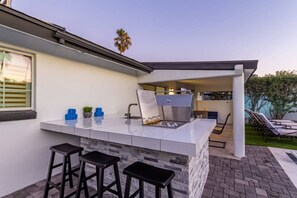 Terrace/patio - Walk 2 Old Town Scottsdale New Heated Pool Hot Tub (Scottsdale)