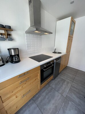 Fridge, microwave, oven, dishwasher