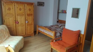 2 bedrooms