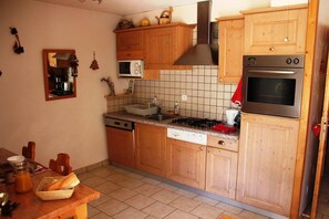 Fridge, microwave, oven, dishwasher - 1st floor, terrace, ski locker, 48m², Valloire (Valloire)