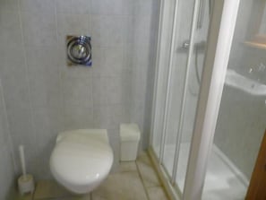 Bathtub, hair dryer
