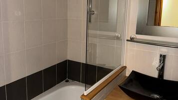 Bathtub