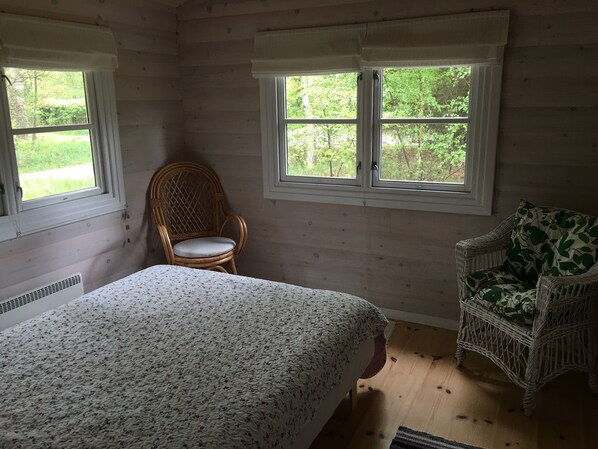 4 bedrooms, iron/ironing board, free WiFi