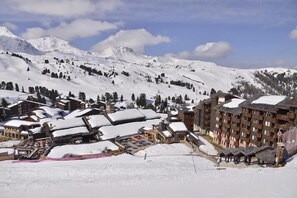 Exterior - 20m from ski slopes, 6th floor, view ski slopes, balcony, tv, 32m², La Plagne (La Plagne)