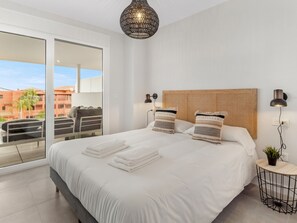 1 slaapkamer, een strijkplank/strijkijzer, gratis wifi