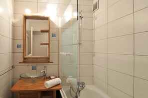 Bathtub